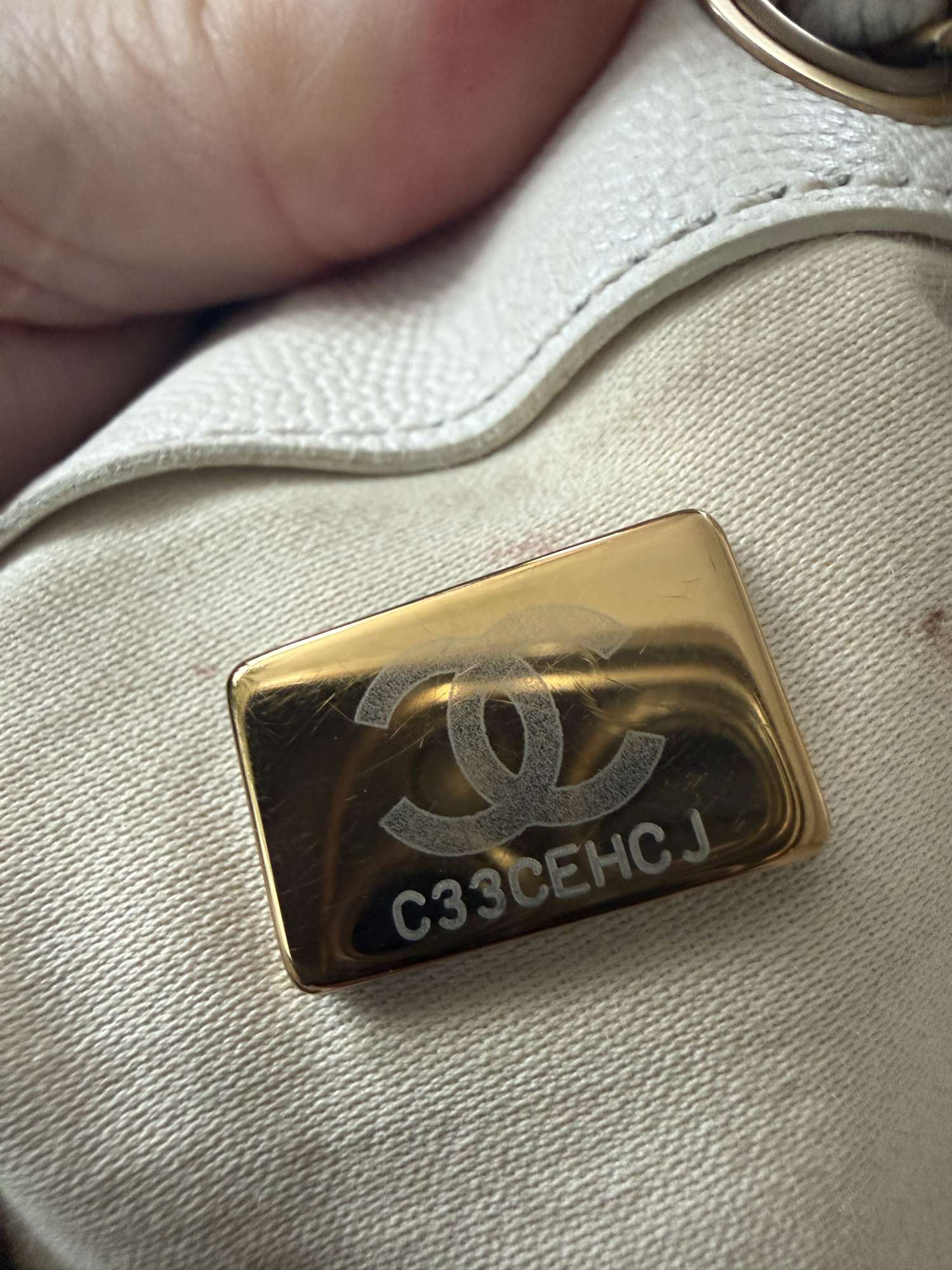 Chanel 25 medium hobo