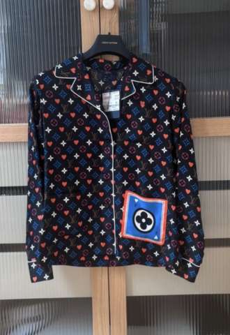 https://vipluxury.sk/Louis Vuitton kosela
