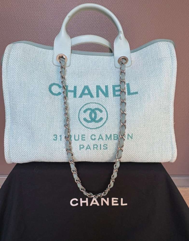 Chanel deauville médium