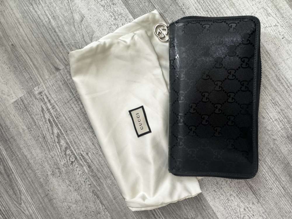 GG Monogram – čierna zip-around peňaženka
