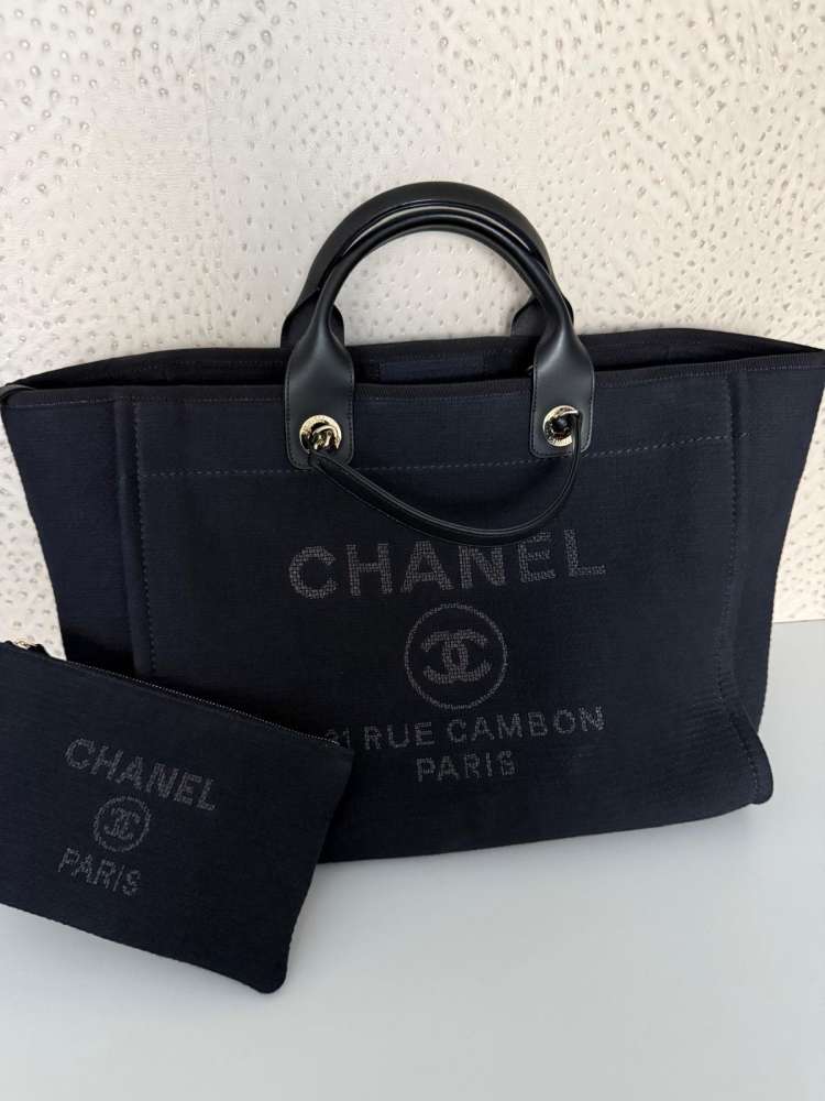 Chanel shopping bag