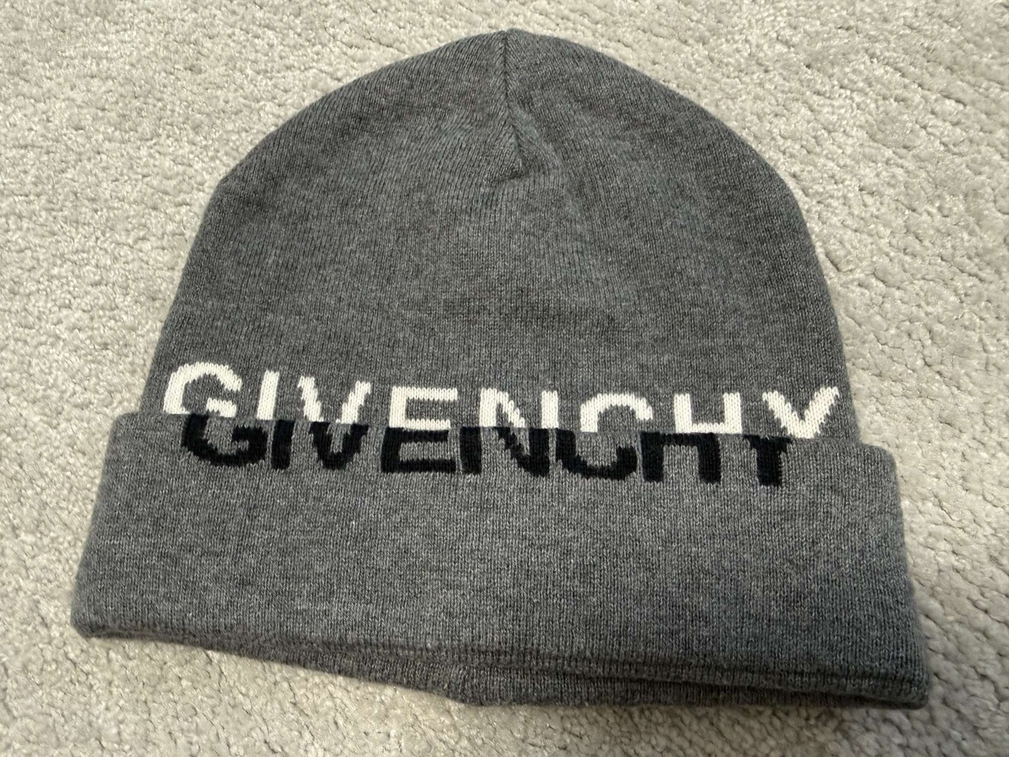 Detska ciapka GIVENCHY