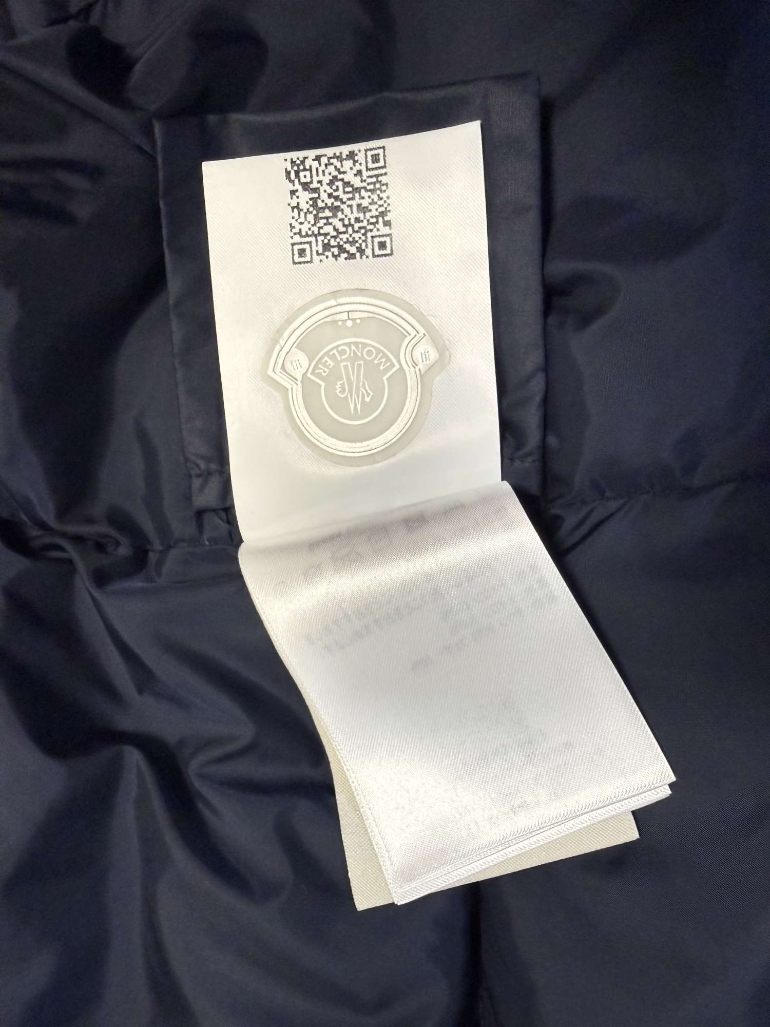Moncler juniorska vesta velkost 12
