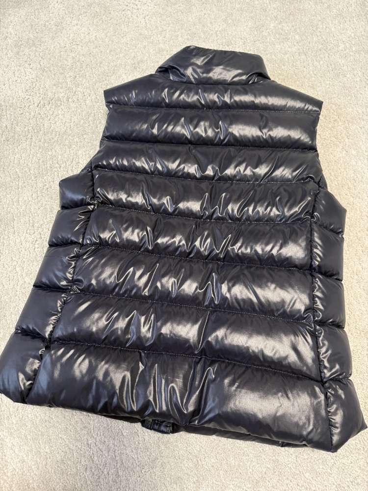 Moncler juniorska vesta velkost 12