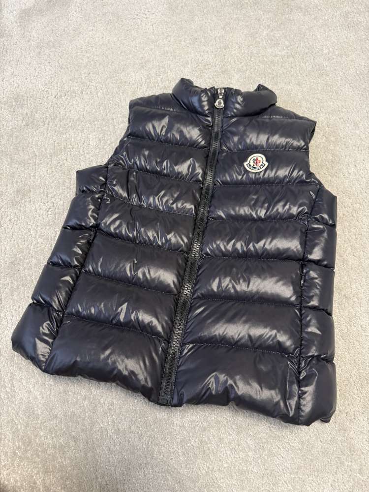 Moncler juniorska vesta velkost 12