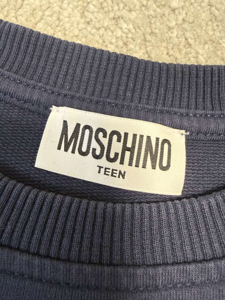 Moschino detska mikina velkost 14