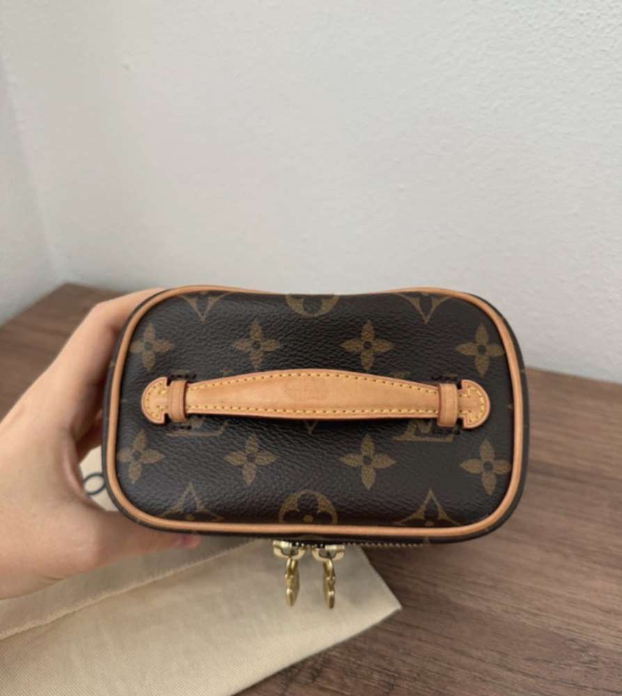 Louis Vuitton Nano kozmetická taška