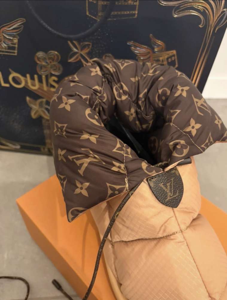 Louis Vuitton snehule