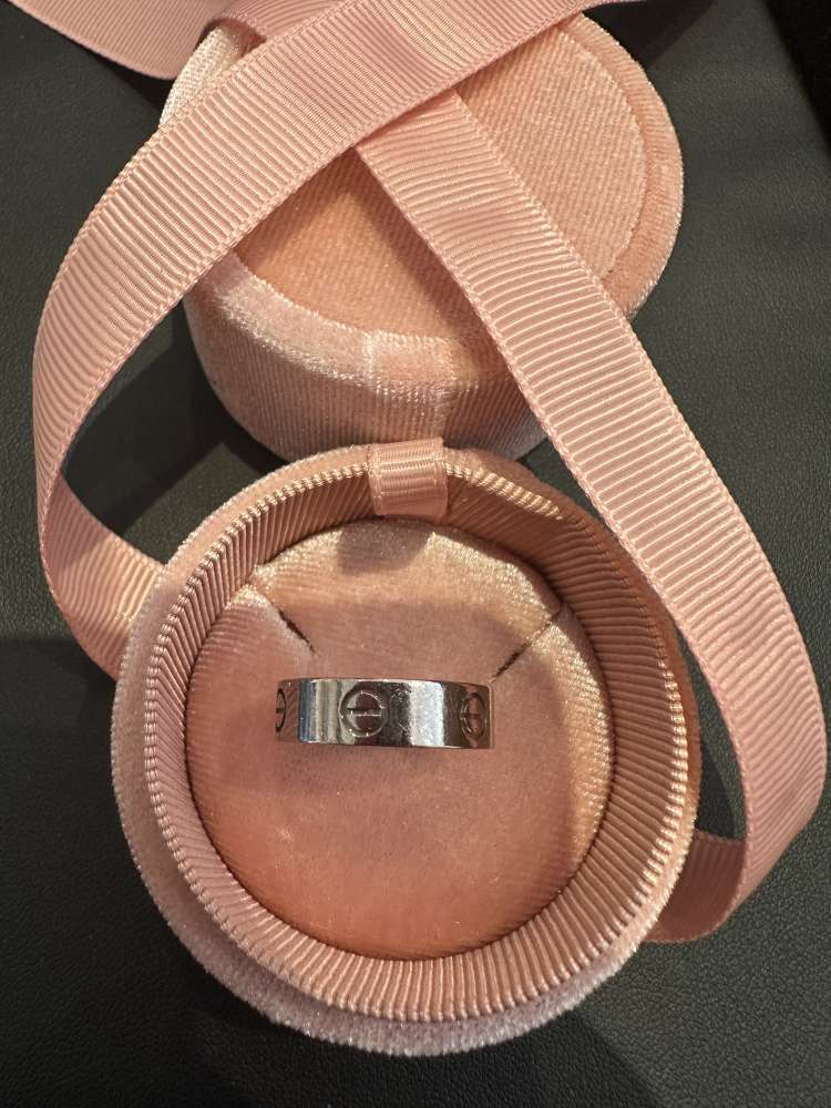 Cartier Love -zlaty prsten z bieleho zlata