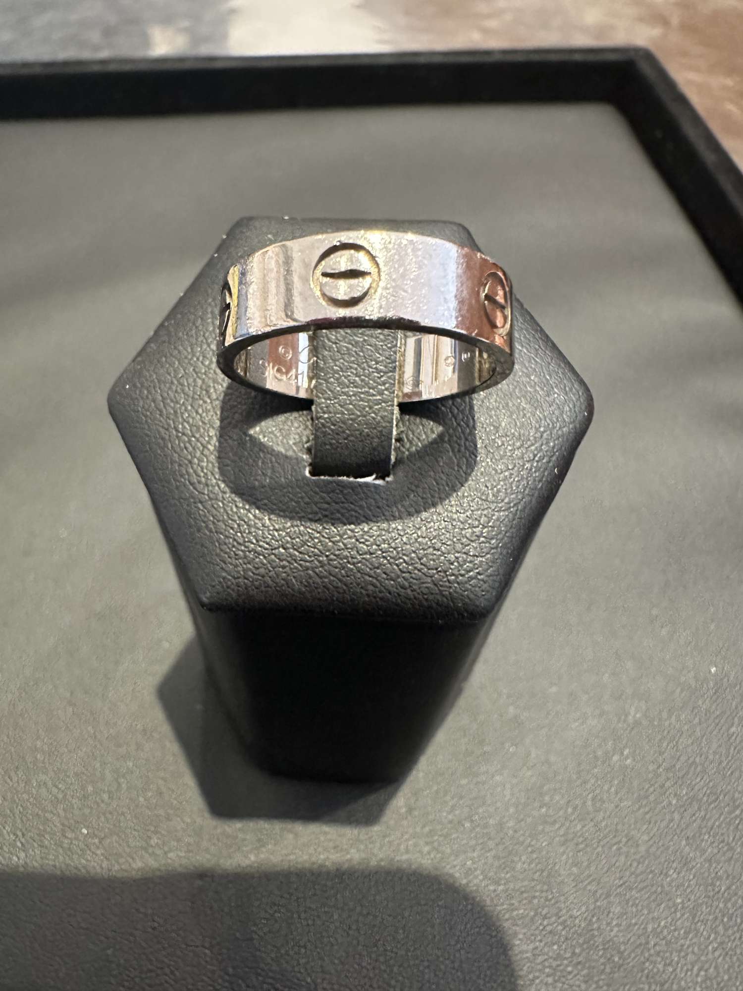 Cartier Love -zlaty prsten z bieleho zlata