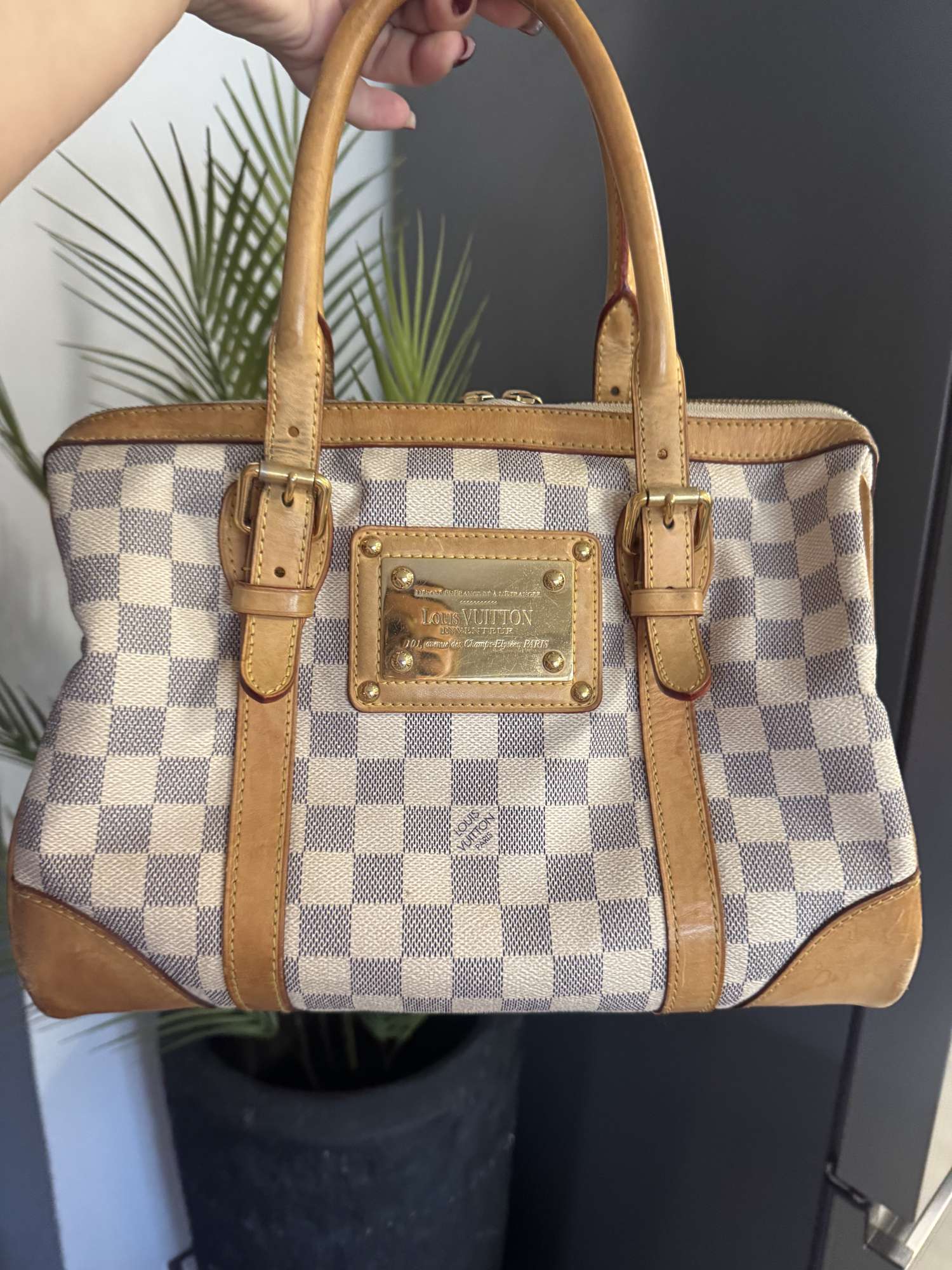 Louis Vuitton Barkeley