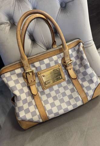 https://vipluxury.sk/Louis Vuitton Barkeley