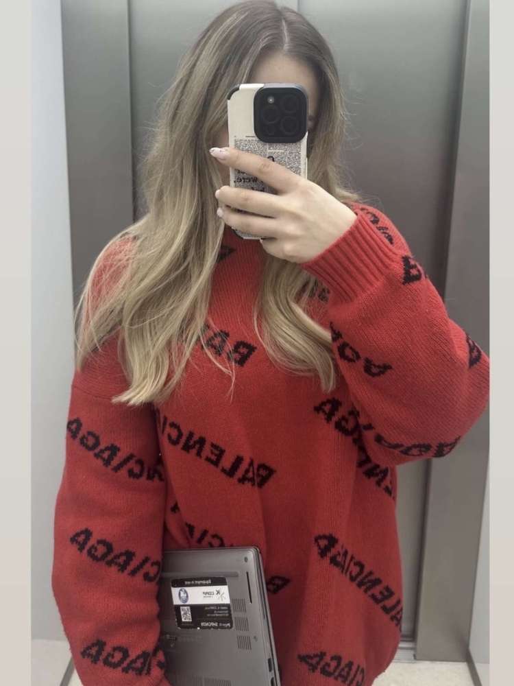 Balenciaga sveter