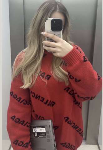 https://vipluxury.sk/Balenciaga sveter