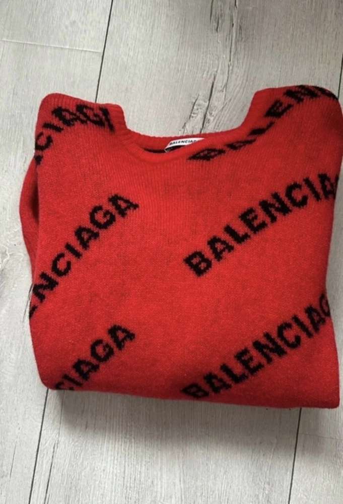 Balenciaga sveter
