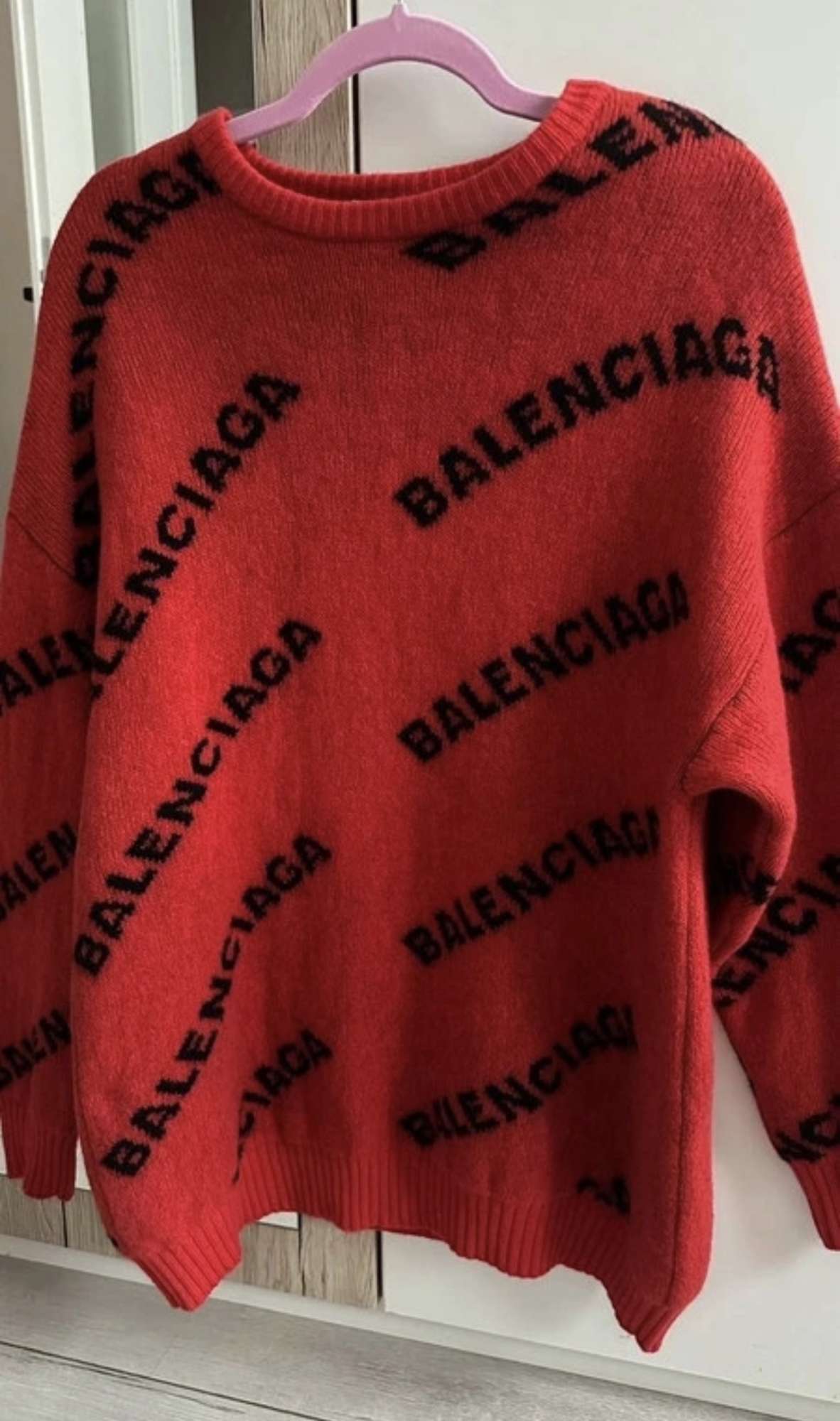 Balenciaga sveter