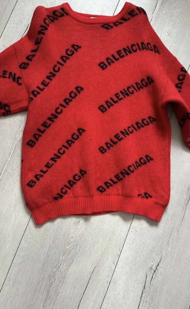 Balenciaga sveter