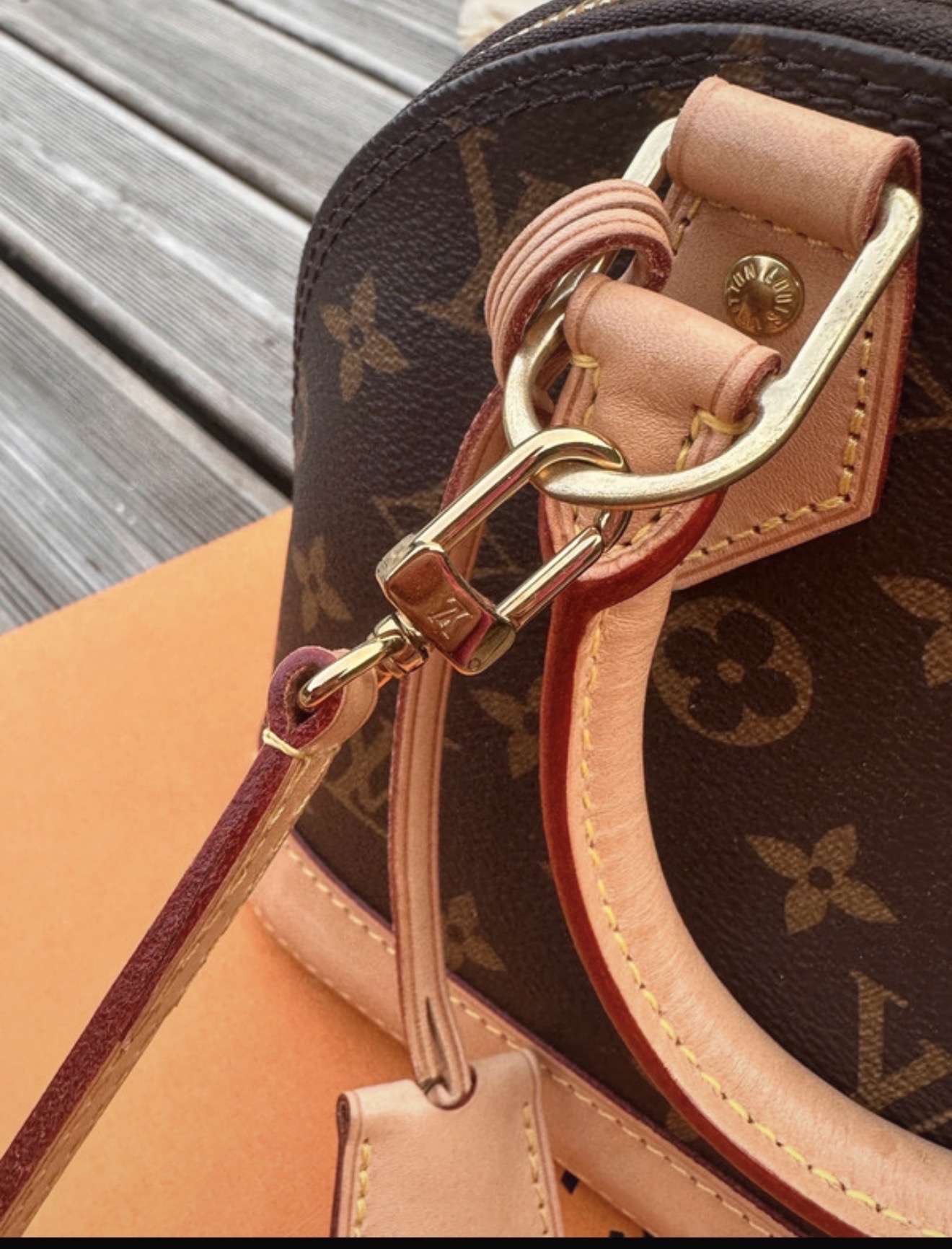 Louis Vuitton Alma bb