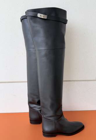 https://vipluxury.sk/Hermès High Boots with Kelly lock