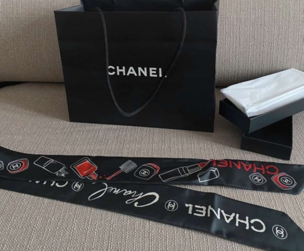 Chanel twilly