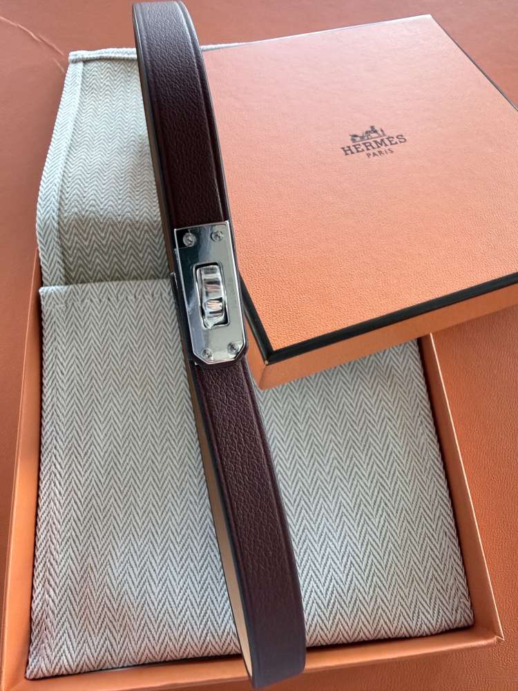 Náhrdelník Hermès Kelly s náhrdelníkom Rouge H