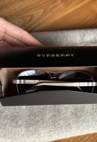 https://vipluxury.sk/Aviator slnecne okuliare Burberry - model BE3080