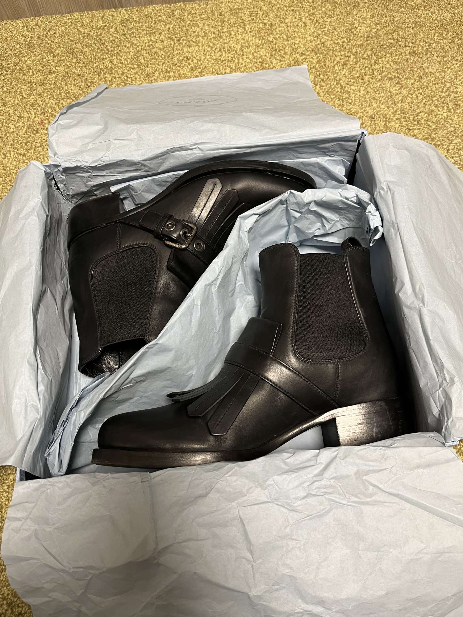 Kozene clenkove “biker boots Chelsea” zn. Prada - velkost 40