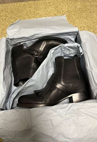 https://vipluxury.sk/Kozene clenkove “biker boots Chelsea” zn. Prada - velkost 40