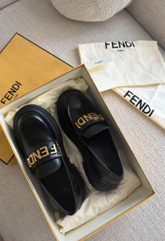 https://vipluxury.sk/Fendi mokasinky