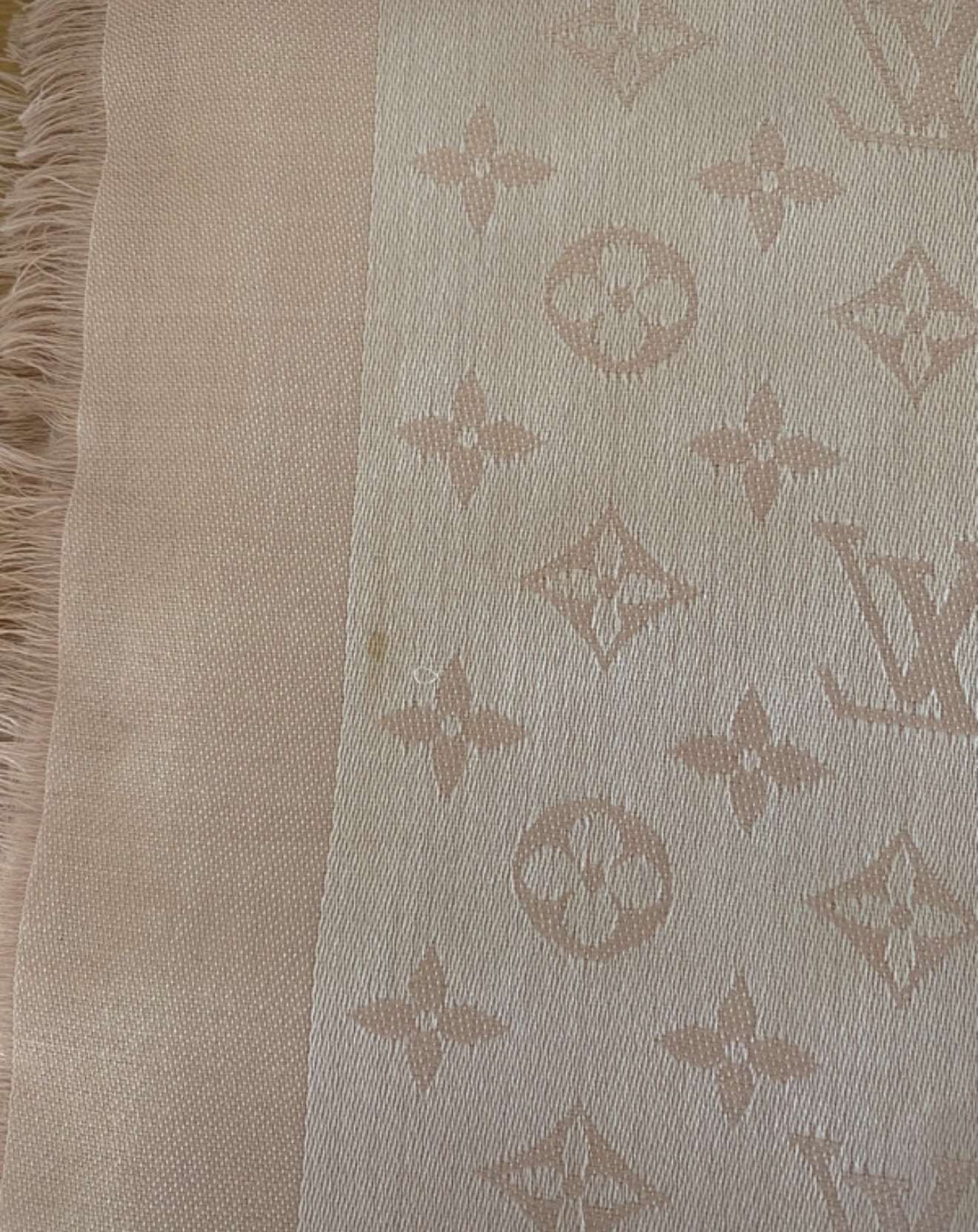 Louis Vuitton šál