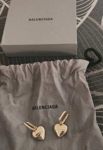 https://vipluxury.sk/Balenciaga náušnice