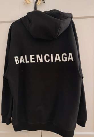 https://vipluxury.sk/Balenciaga mikina