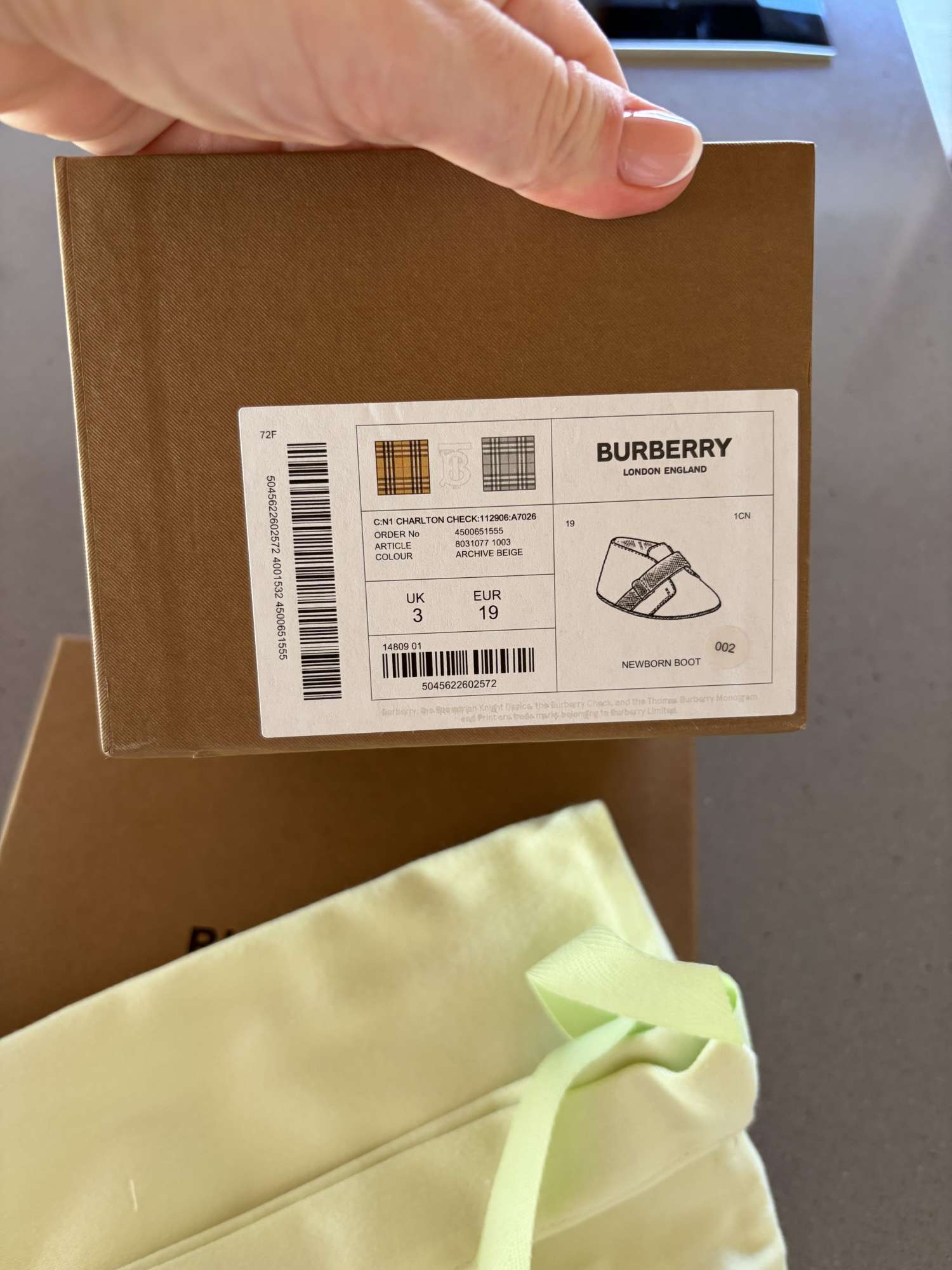 Capáčky Burberry