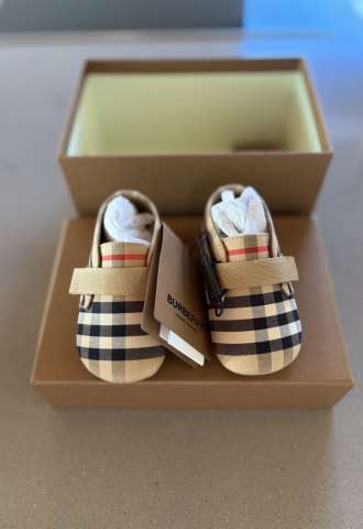 https://vipluxury.sk/Capáčky Burberry