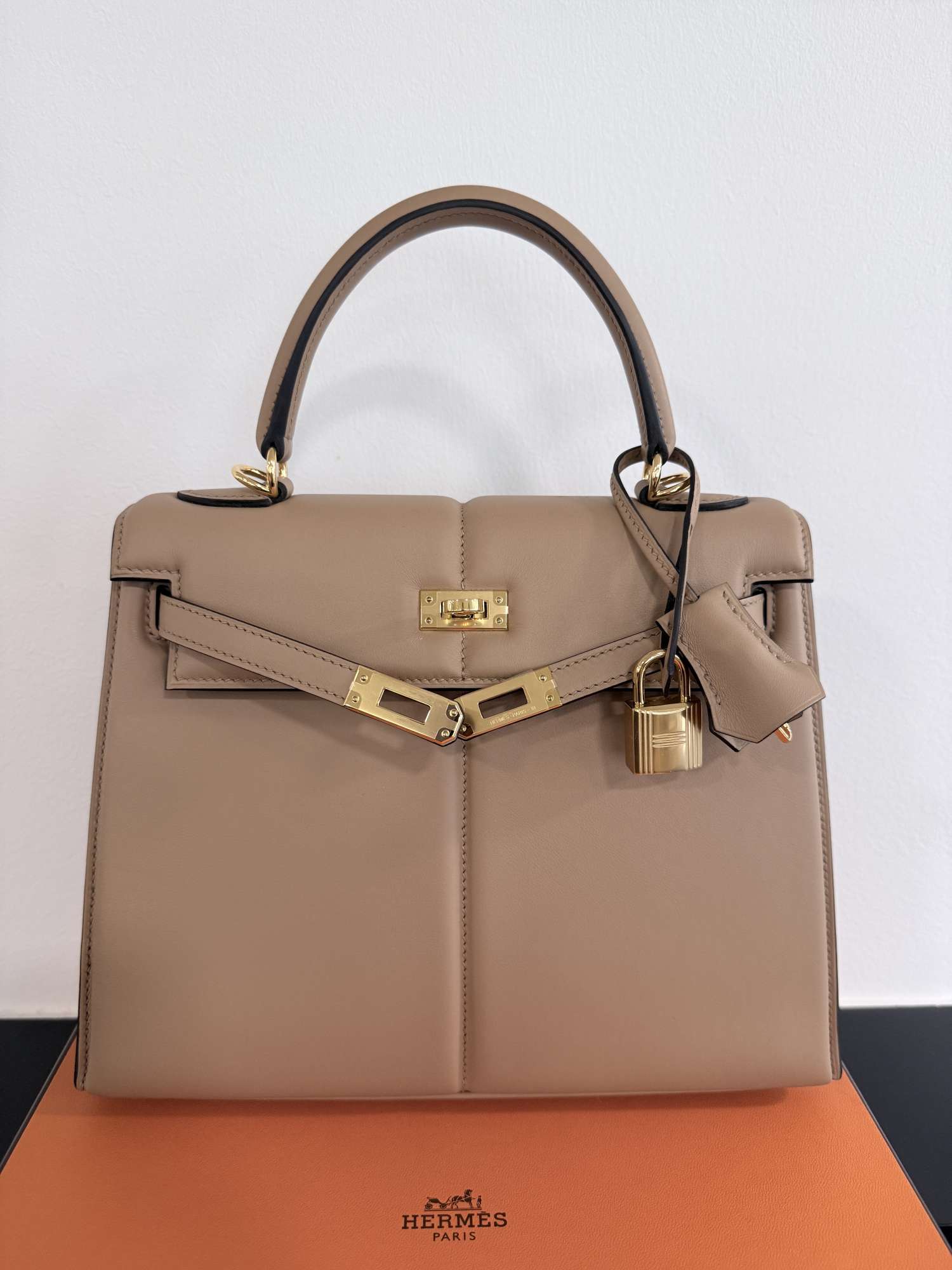 Hermès Kelly 25 Sellier Limited Padded Chai Gold