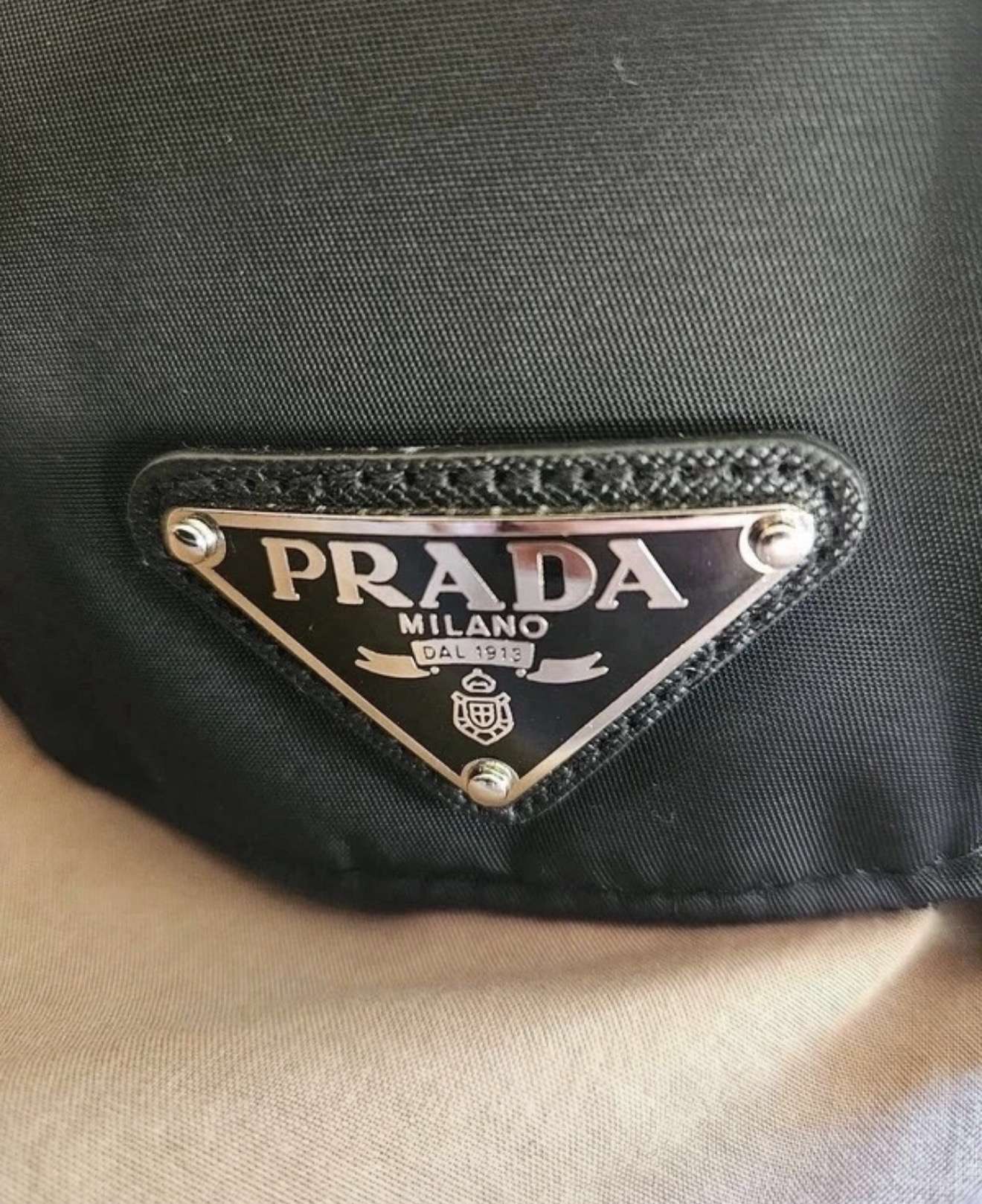 Prada šiltovka