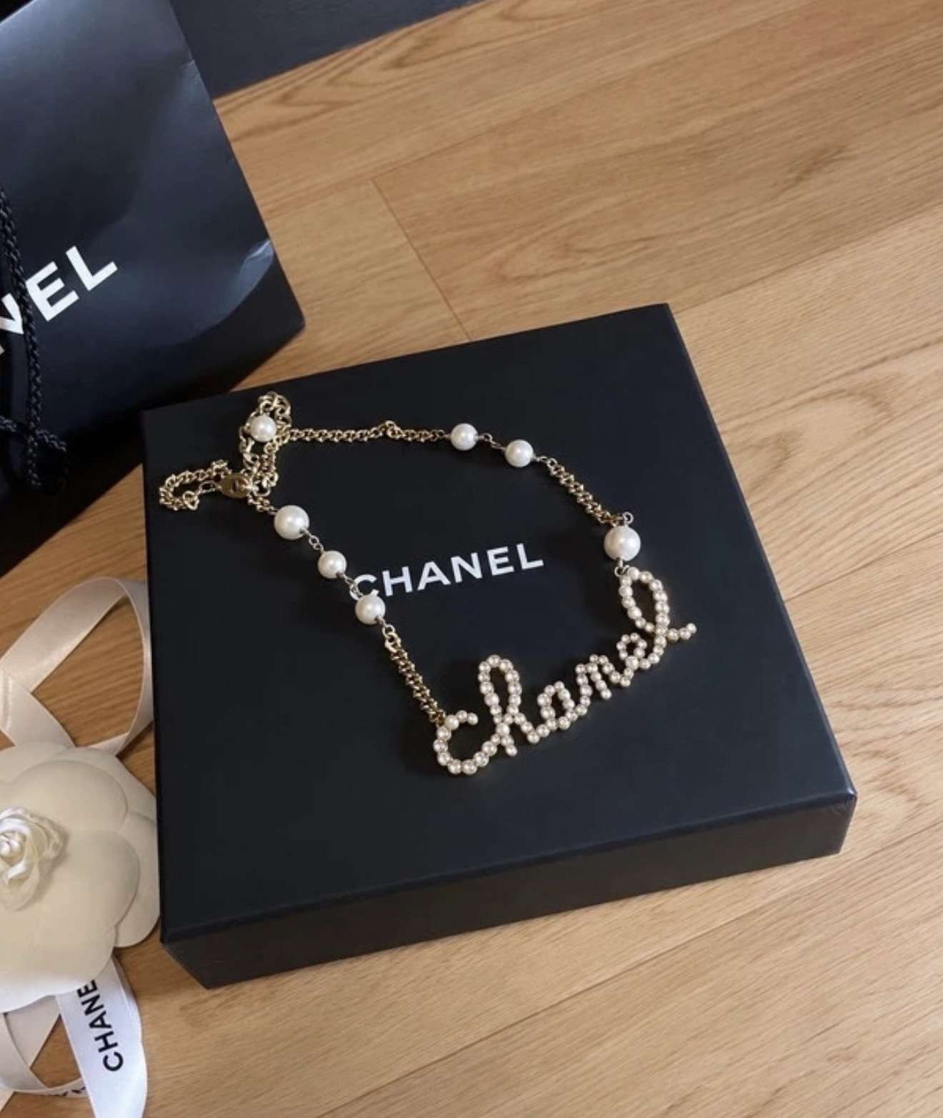 Chanel nahrdelnik
