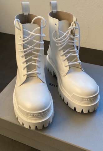https://vipluxury.sk/Balenciaga čižmy
