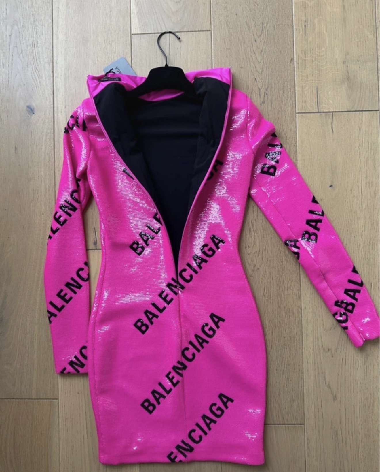 Balenciaga šaty