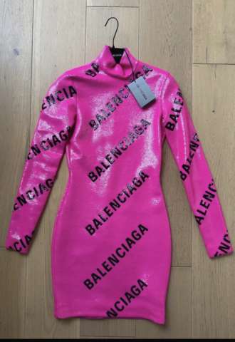 https://vipluxury.sk/Balenciaga šaty