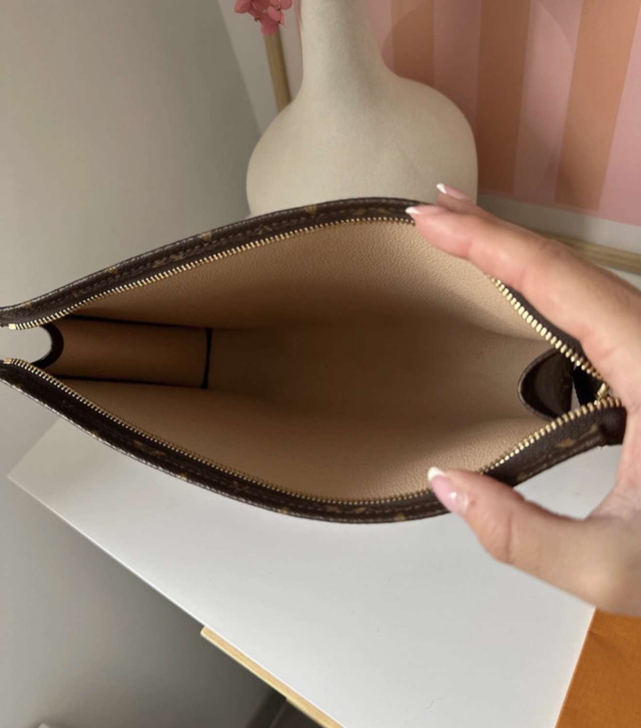 Louis Vuitton toiletka 26