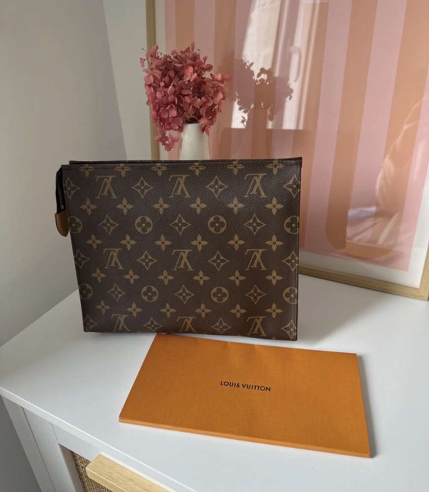 Louis Vuitton toiletka 26