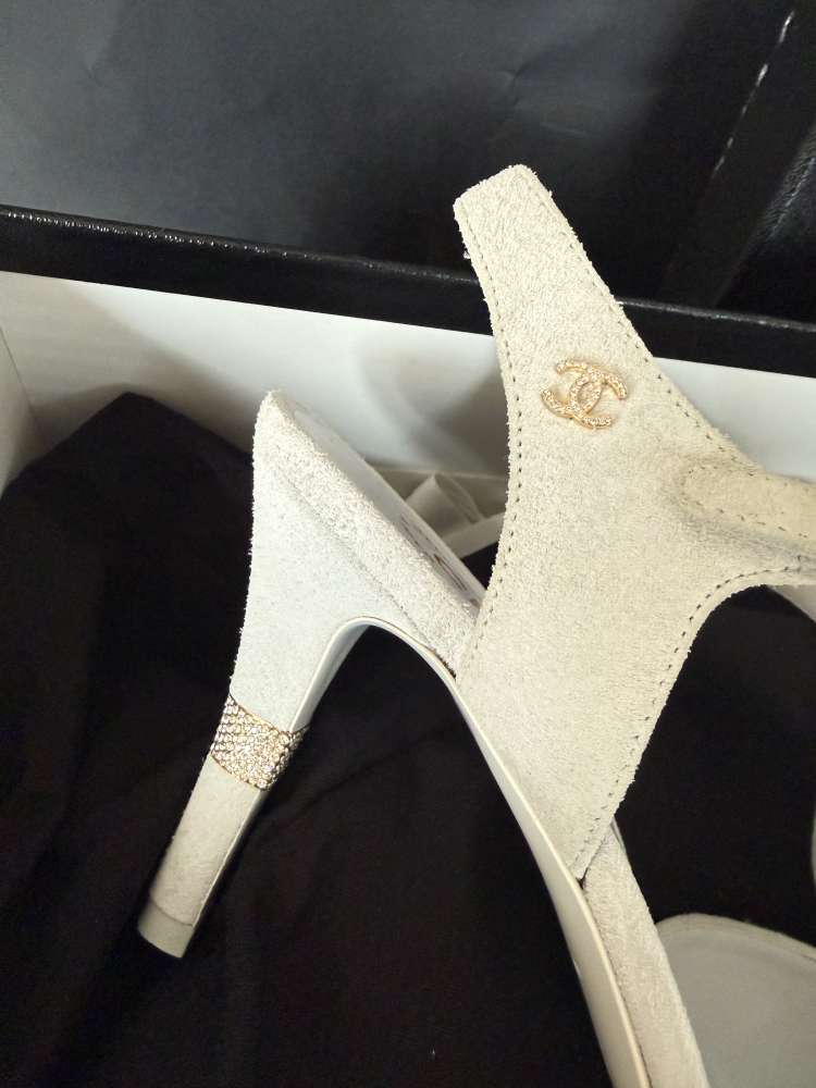 Chanel lodicky