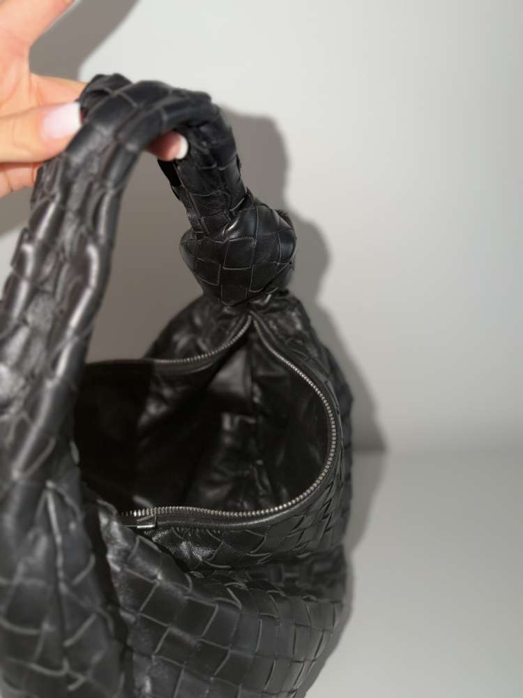 Bottega veneta black