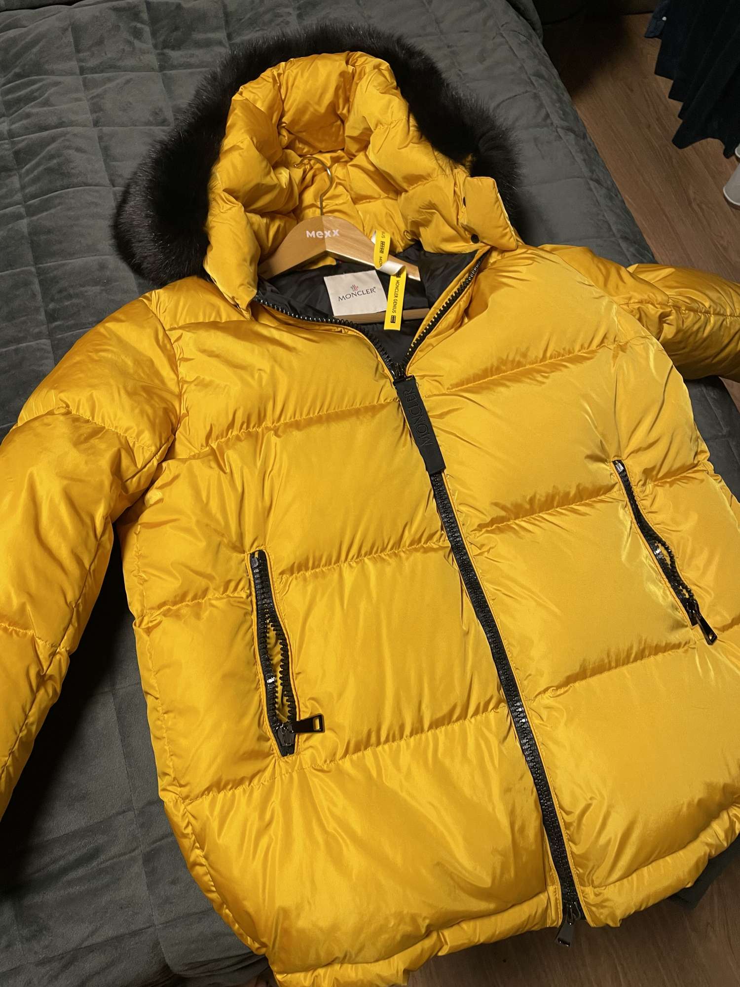 Moncler bunda žltá