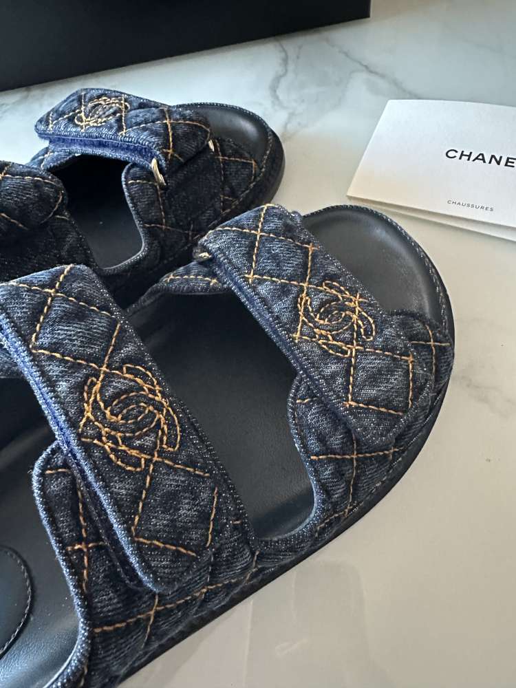 Chanel sandále občas nosé
