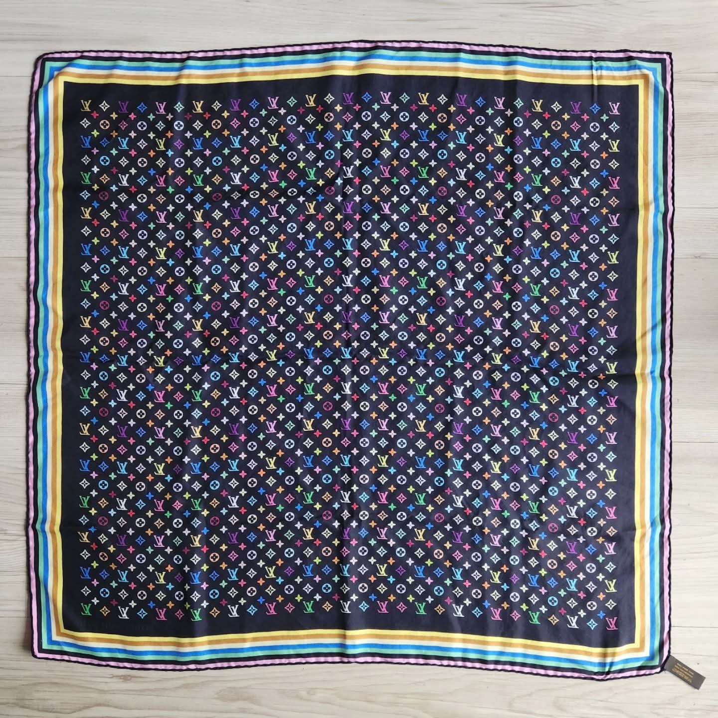 Louis Vuitton Foulard