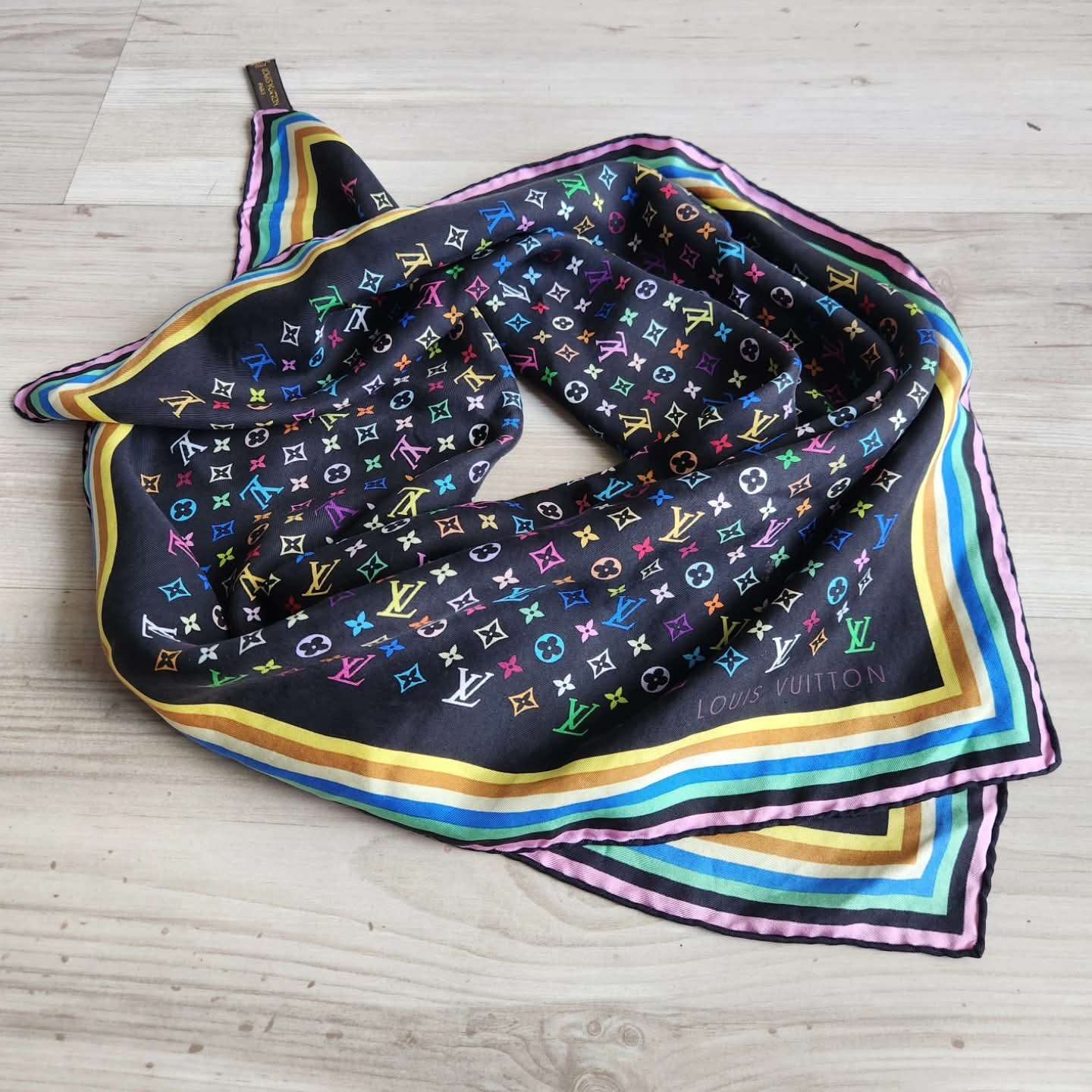 Louis Vuitton Foulard