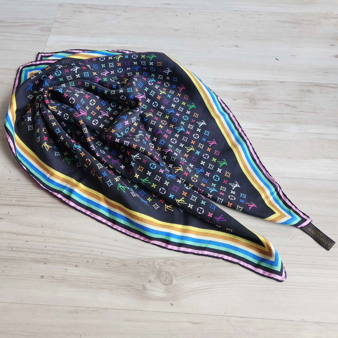 Louis Vuitton Foulard