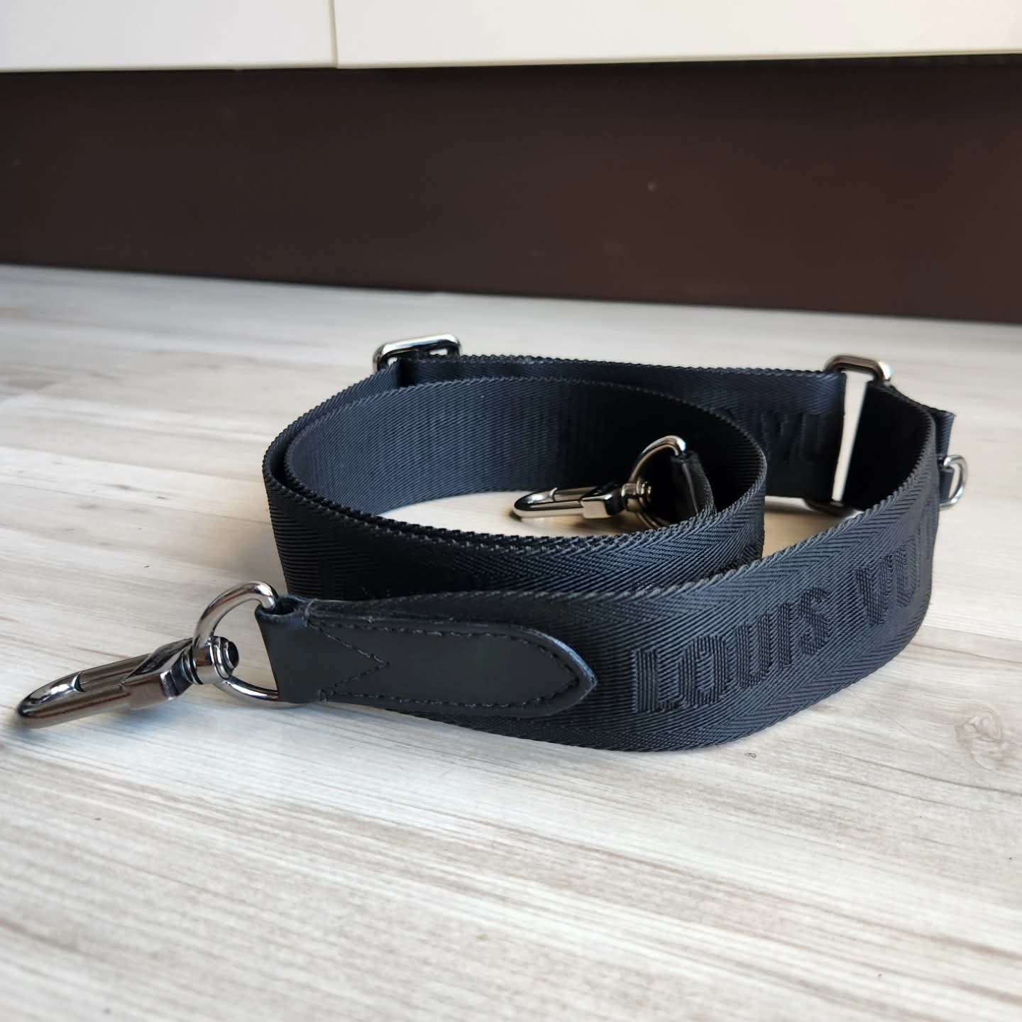 Louis Vuitton Popruh